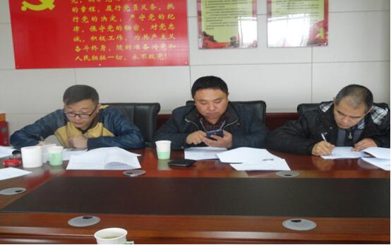 康正发为驾驶员解决入职手续、签定劳动合同。